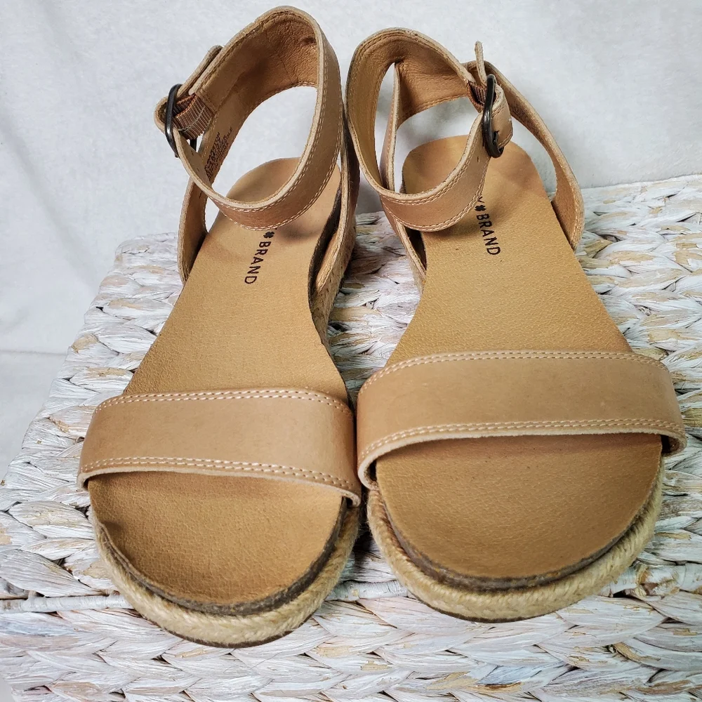 Lucky‎ Brand Garston Tan Leather Strappy Sandal Size 6 M Boho, Chic, Minimalist